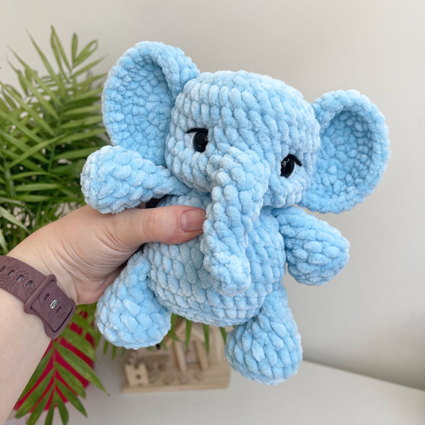 Elephant Crochet Pattern: Beginner-Friendly Amigurumi Plush Toy (PDF in English)
