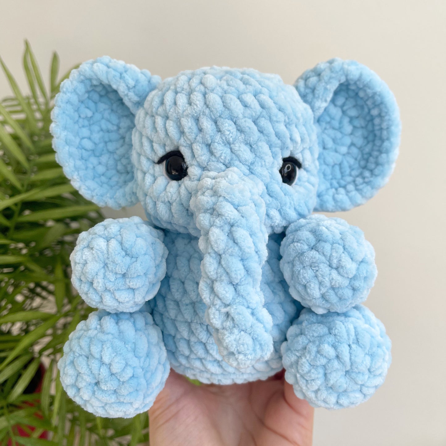 Elephant Crochet Pattern: Beginner-Friendly Amigurumi Plush Toy (PDF in English)
