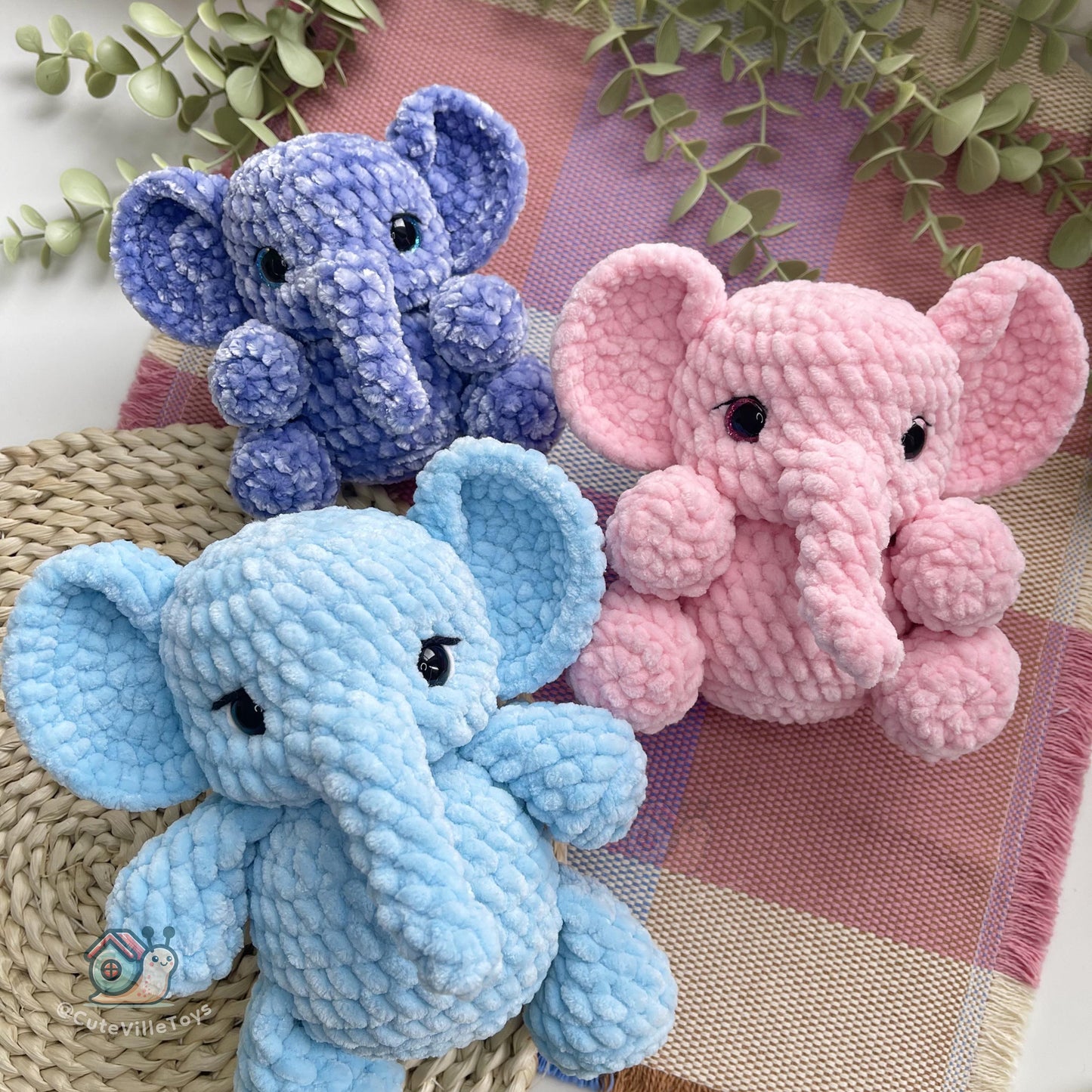 Elephant Crochet Pattern: Beginner-Friendly Amigurumi Plush Toy (PDF in English)